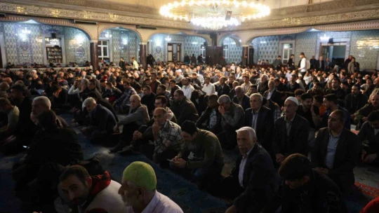 Kadir Gecesinde camiler doldu taştı