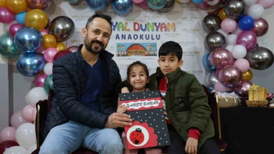 Karnelerini alan anaokulu öğrencileri, harçlıklarını hasta çocuklara bağışladı