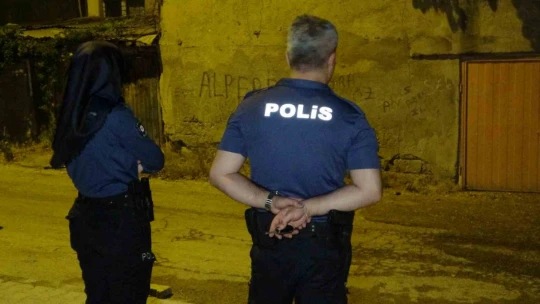 Kavgayı ayırırken pompalı tüfekle vuruldu