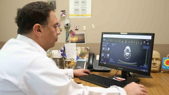 KBB Uzmanı Prof. Dr. Sakallıoğlu: 'İşitme kaybının çok büyük bir kısmı tedavi edilebilmektedir'