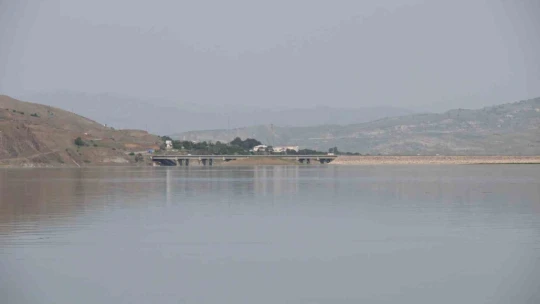 Keban Baraj Gölünde bir ilk: Su üzerinde 9 saatte 200 kilometre yol yaptılar