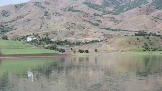 Keban Baraj Gölünde bir ilk: Su üzerinde 9 saatte 200 kilometre yol yaptılar
