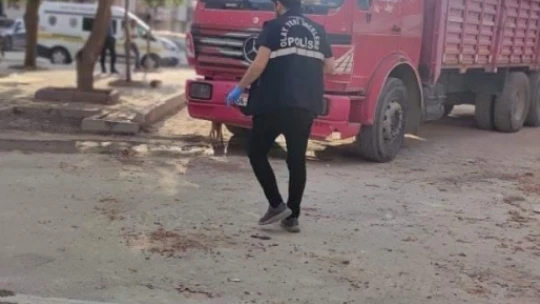 Kepçeyle kamyon arasına sıkışan işçi feci şekilde can verdi