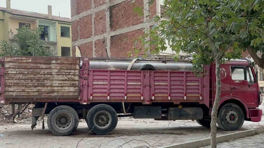 Kepçeyle kamyon arasına sıkışan işçi feci şekilde can verdi