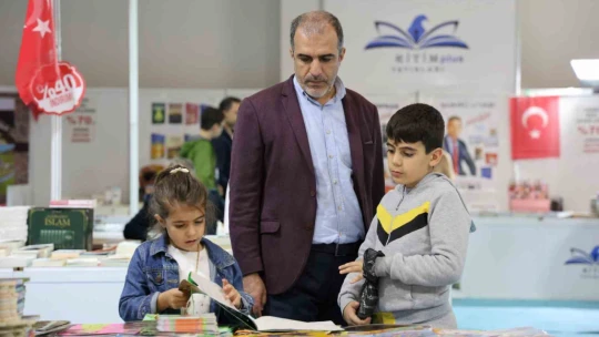 Kitap fuarını 9 günde 1 milyon kişi ziyaret etti