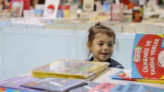 Kitap fuarını 9 günde 1 milyon kişi ziyaret etti