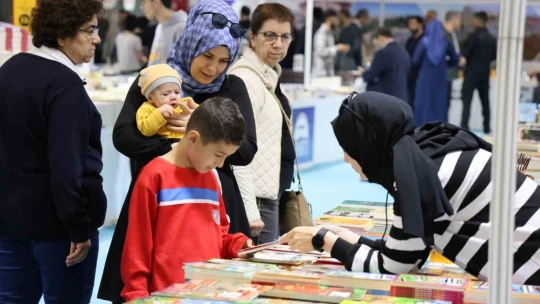 Kitap fuarını 9 günde 1 milyon kişi ziyaret etti