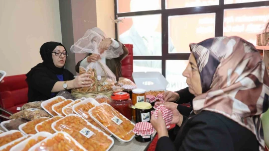 Köy kadınlarının el emeği ürünleri, Romanya sofralarını süslüyor