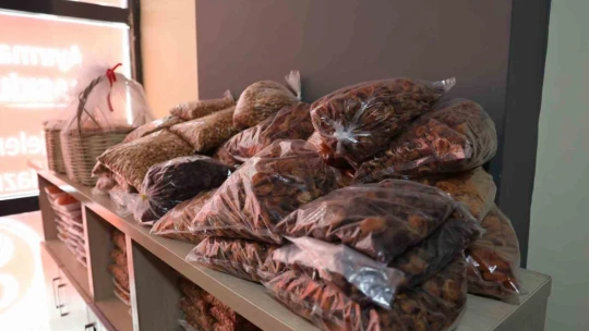 Köy kadınlarının el emeği ürünleri, Romanya sofralarını süslüyor