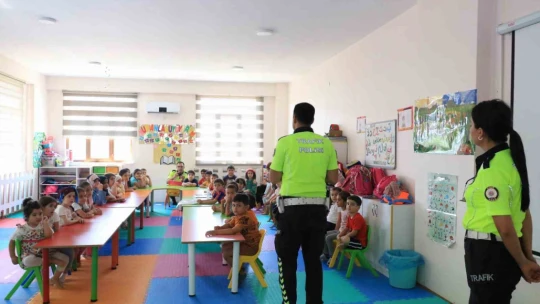 Kur'an kursu öğrencilerine trafik eğitimi verildi