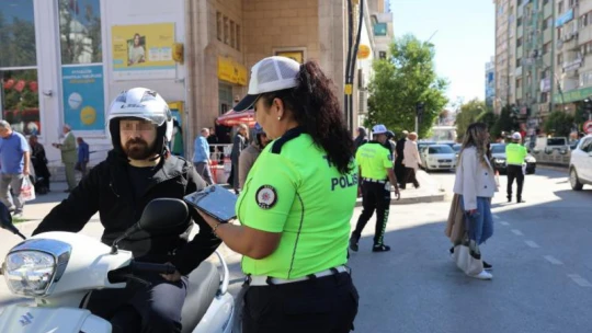 Kurallara uymayan motosiklet sürücülerine ceza yağdı