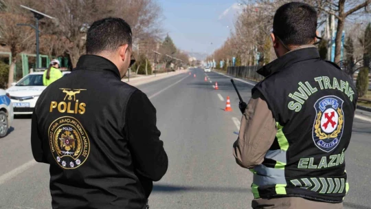 Kurallara uymayan sürücülere havadan ceza yağdı