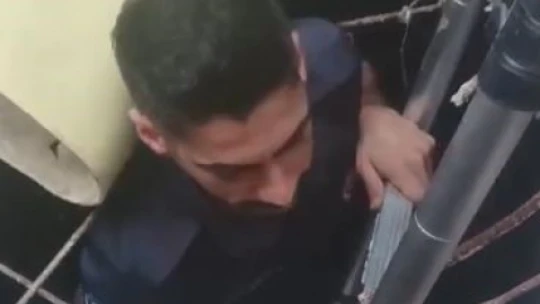 Kuyuya düşen yavru kediyi itfaiye ekipleri kurtardı