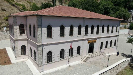 Maden ilçesi 15 tescilli yapısı ile dikkat çekiyor