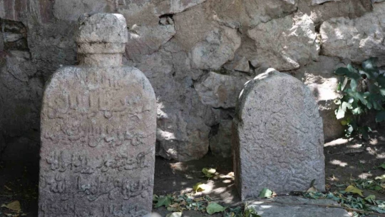 Maden ilçesi 15 tescilli yapısı ile dikkat çekiyor
