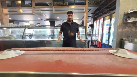 Metrelik kebabı yemek isteyenler bu adrese geliyor