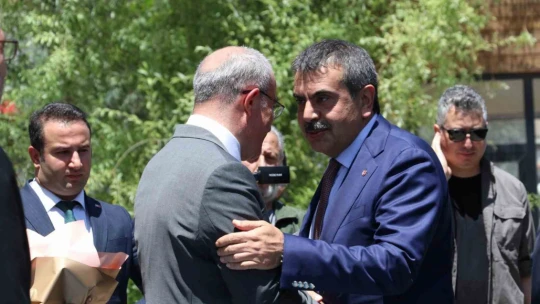 Milli Eğitim Bakanı Tekin Elazığ'da