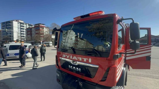 Minibüs ile otomobil çarpıştı: 1 yaralı