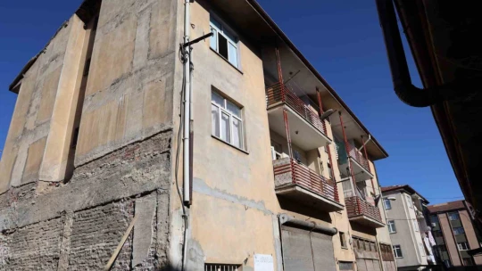 Mutfakta çıkan yangın söndürüldü