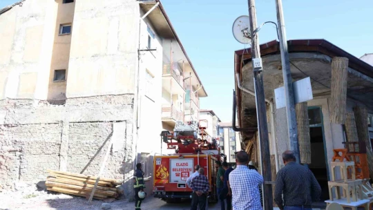 Mutfakta çıkan yangın söndürüldü