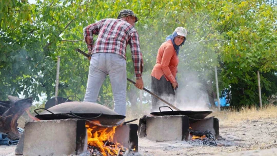Nohudun kum ve ateşle dansı