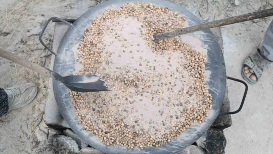 Nohudun kum ve ateşle dansı