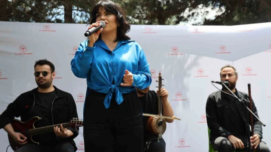 O Ses Türkiye finalisti söyledi, özel bireyler kurtlarını döktü