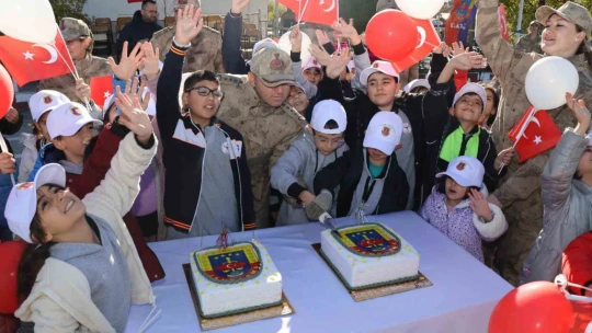 Öğrenciler jandarmanın etkinliğinde doyasıya eğlendi