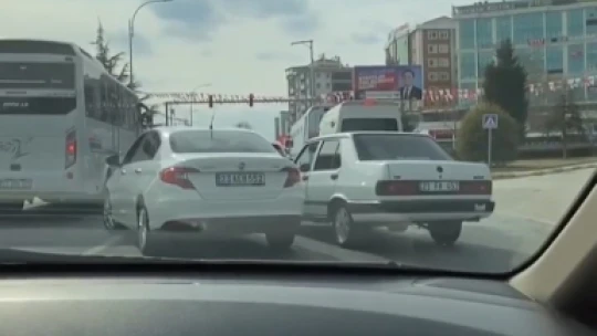 Önce yarıştılar, ardından makas attılar