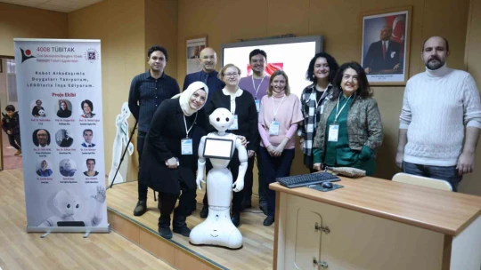 Otizmli çocuklar insansı robot 'Pepper' ile öğrenecek