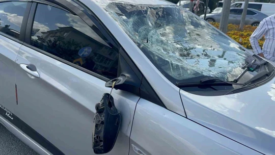 Otomobil ile scooter çarpıştı: 2 yaralı