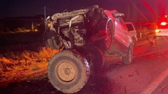 Otomobil ile traktör çarpıştı: 1 yaralı