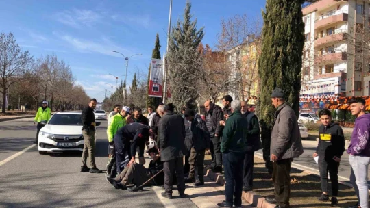 Otomobilin çarptığı yaşlı adam yaralandı