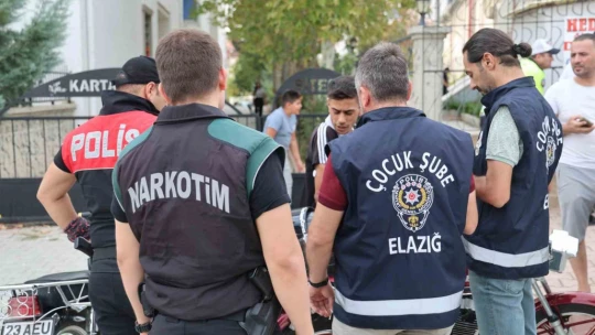 Polis ekipleri okul önlerinde göz açtırmıyor
