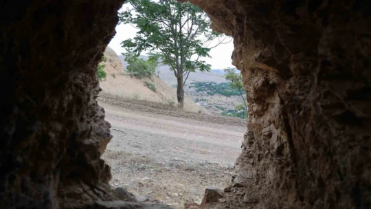 Sadece cüceler girebiliyor: Elazığ'daki o dağ yıllardır gizemini koruyor