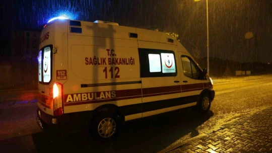 Şantiyeye yıldırım düştü: 1 işçi ağır yaralandı