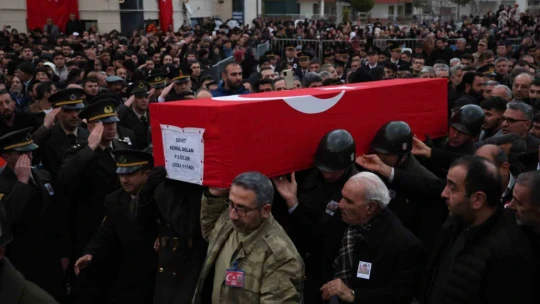 Şehit Aslan son yolculuğuna uğurlandı