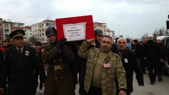 Şehit Aslan son yolculuğuna uğurlandı