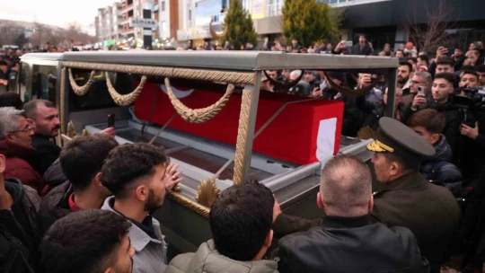 Şehit Aslan son yolculuğuna uğurlandı