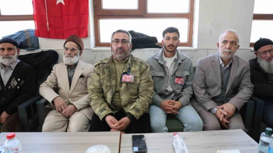 Şehit babası Mehmet Aslan: ''Mevla verirken sevindirdi, alırken sevindirdi. Şeref, onur ve gurur duyduk''
