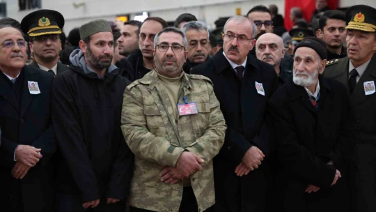 Şehit babası Mehmet Aslan: ''Mevla verirken sevindirdi, alırken sevindirdi. Şeref, onur ve gurur duyduk''