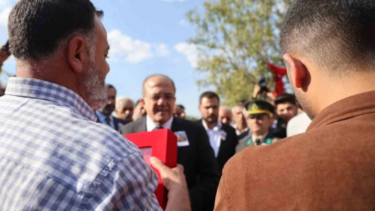Şehit cenazesine katılan Bakan Yardımcısı Alpay: ''Terörün kökünü kazıdık, kazımaya devam ediyoruz''