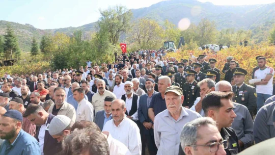 Şehit cenazesine katılan Bakan Yardımcısı Alpay: ''Terörün kökünü kazıdık, kazımaya devam ediyoruz''