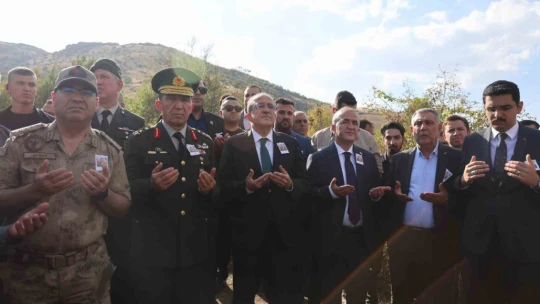 Şehit cenazesine katılan Bakan Yardımcısı Alpay: ''Terörün kökünü kazıdık, kazımaya devam ediyoruz''