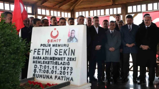 Şehit polis Fethi Sekin kabri başında anıldı