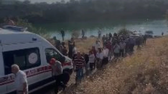 Serinlemek için girdiği barajda boğuldu