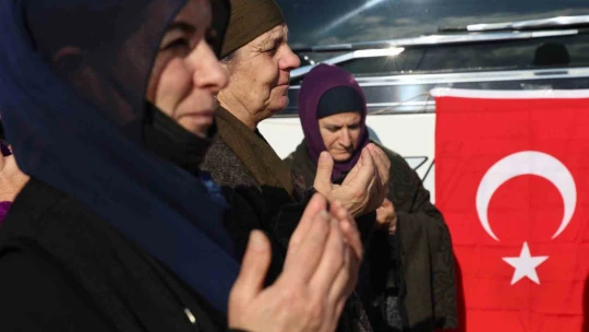 Sevinç ve hüzün gözyaşları bir arada: Ahıska Türkleri yeni yuvalarına uğurlandı