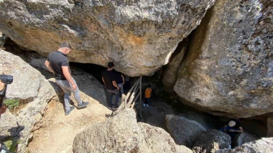 Sıcaklık rekoru kırılırken, bu mağaradaki soğukluğa 5 dakika dayanılmıyor
