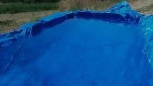 Toprağı kazıp brandadan havuz yaptılar