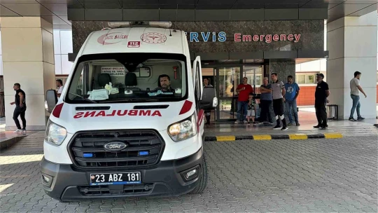 Tartıştığı husumetlilerinin üzerine kızgın yağ döktü: 2 yaralı